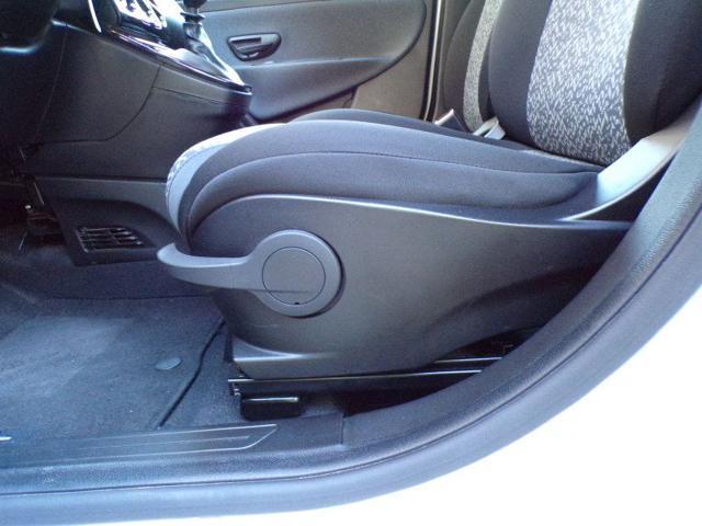 LANCIA Ypsilon 1.0 FireFly 5 porte S&S Hybrid Ecochic Silver