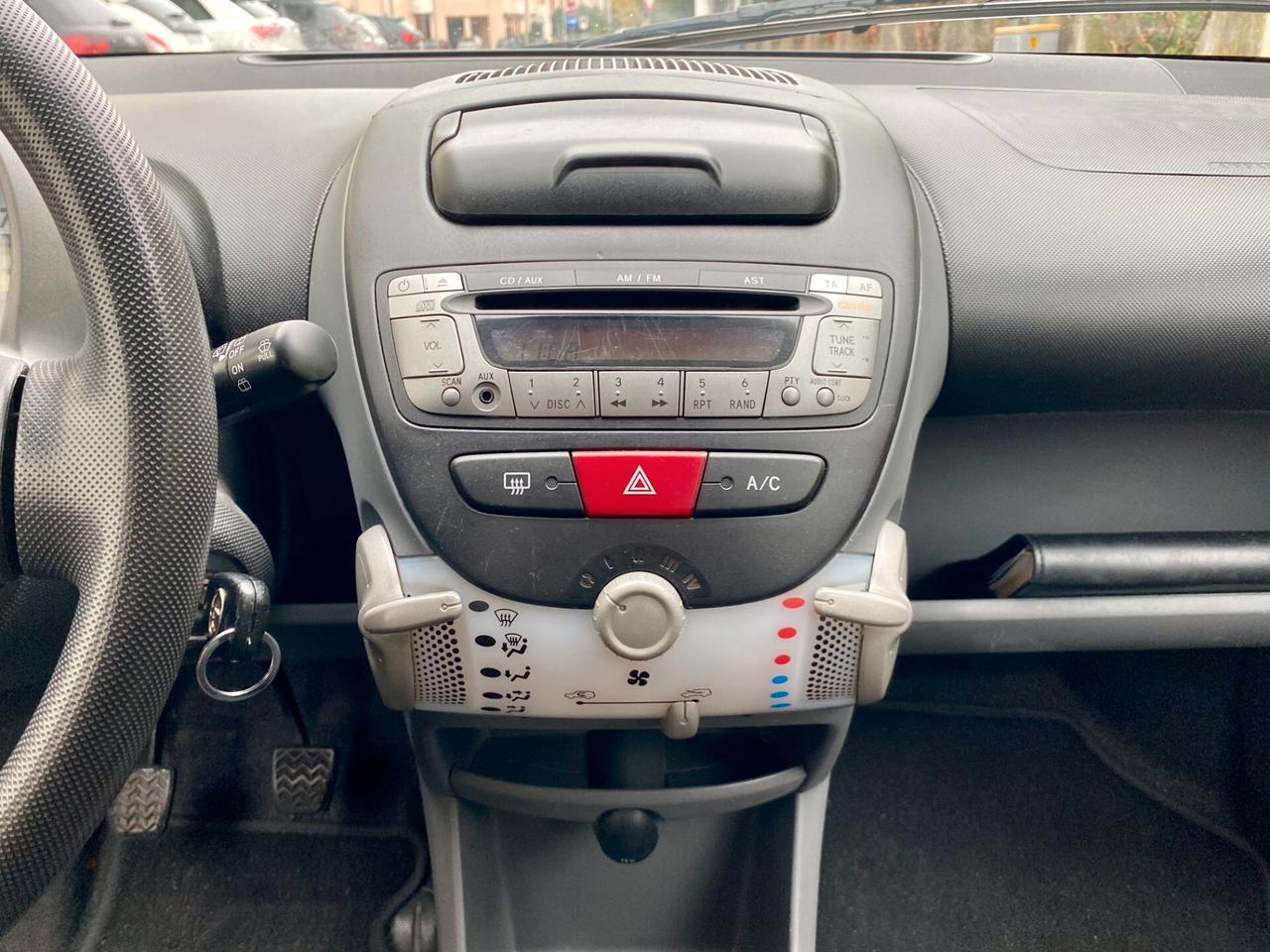 Toyota Aygo 5p 1.0 68cv Sol Red Edition UNICO PROPRIETARIO