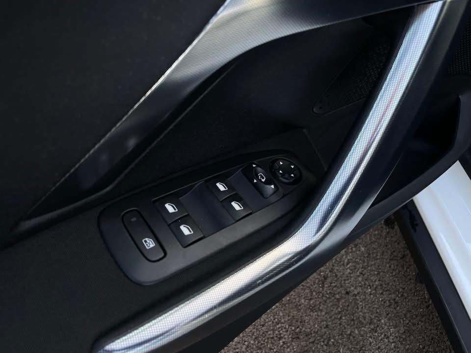Peugeot 2008 1.6 e-HDi 92 CV Allure