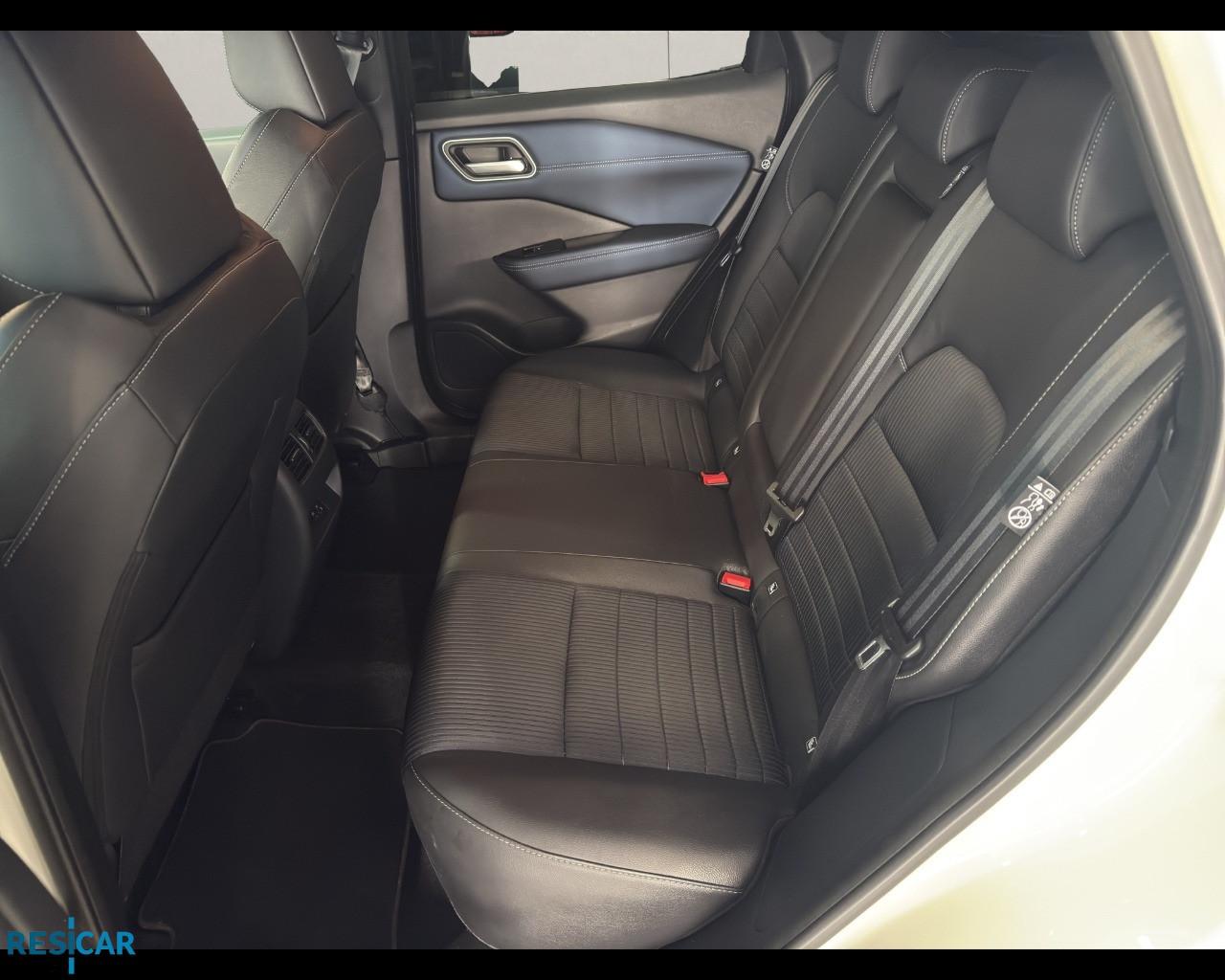 NISSAN Qashqai 1.3 mhev Tekna 2wd 140cv IVA ESPOSTA