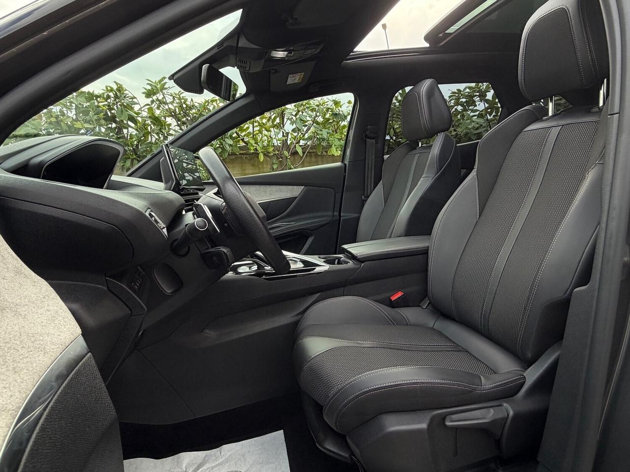 Peugeot 3008 BlueHDi 130 S&S EAT8 GT + tetto