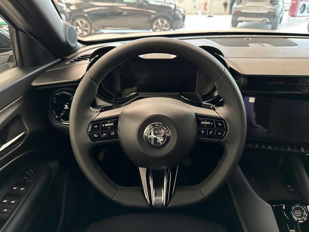 Alfa Romeo Junior 1.2 ibrida 136cv edct6