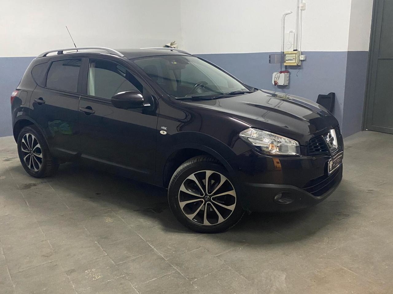Nissan Qashqai 1.5 /tetto panorama/navi/telecamera360