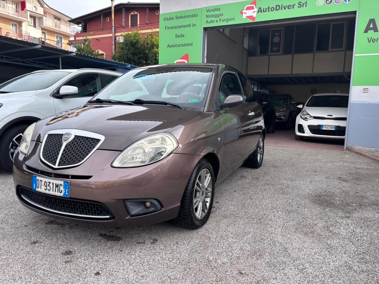 Lancia Ypsilon 1.4 Platino Ecochic GPL
