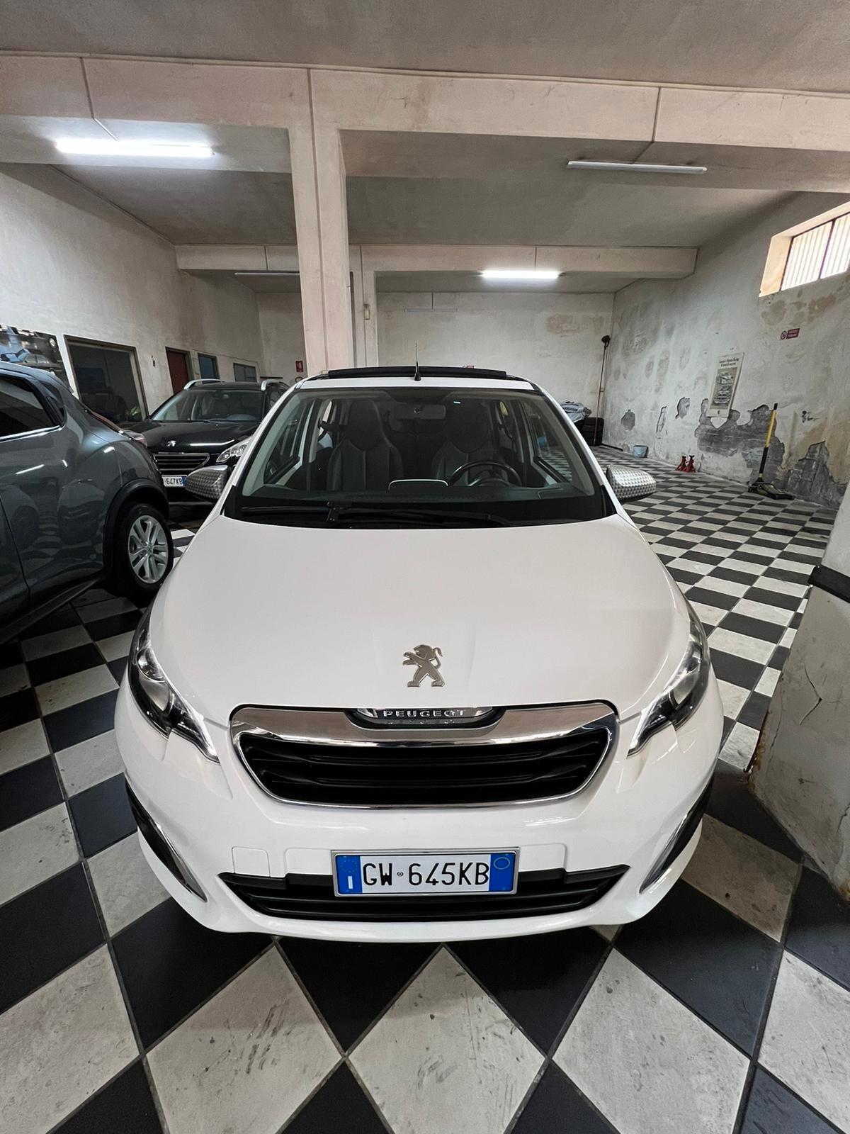 Peugeot 108 PureTech 82 5 porte Allure TOP!