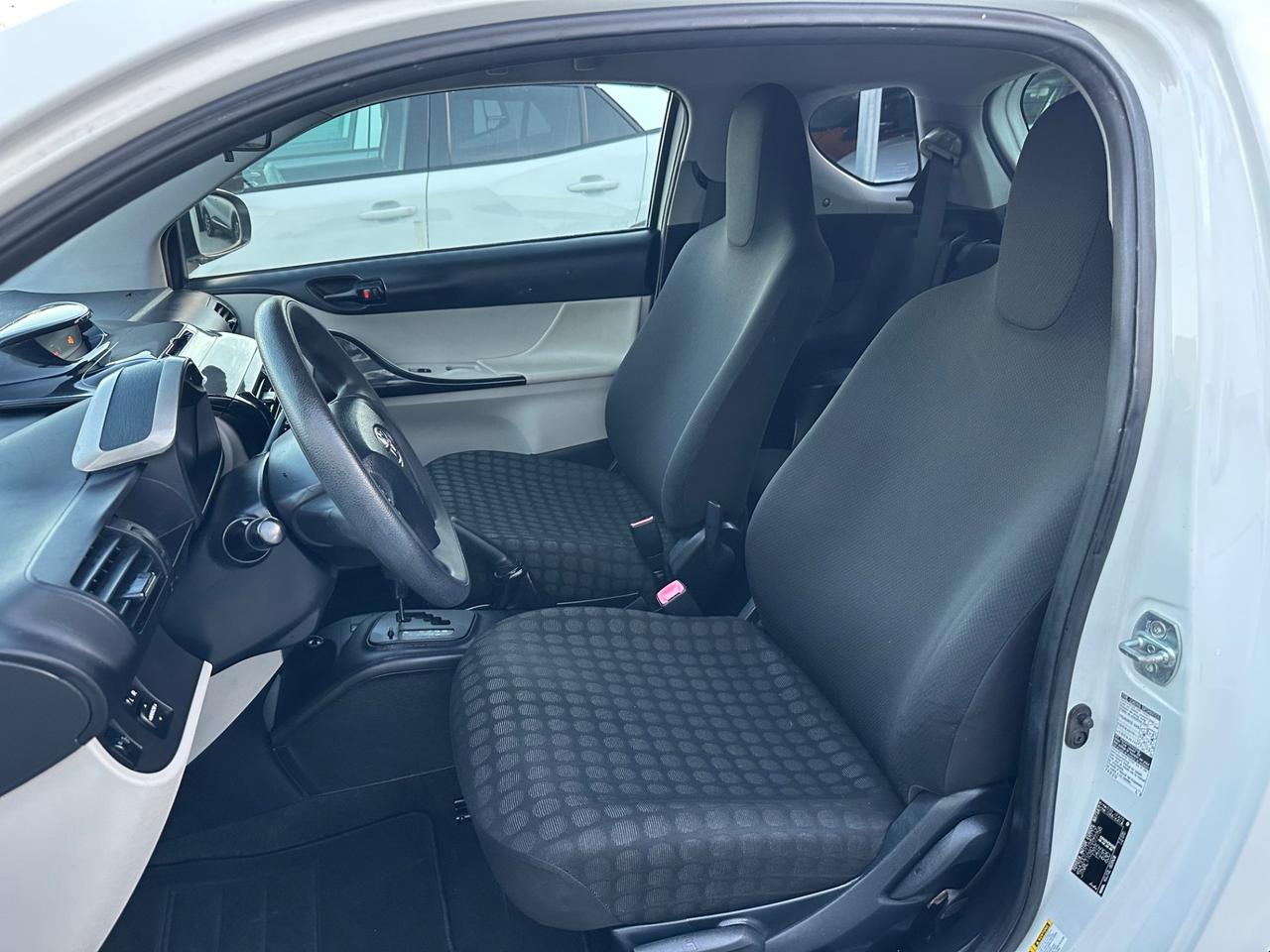 Toyota iQ 1.0 CVT Lounge