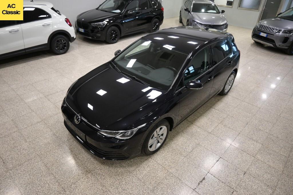 VOLKSWAGEN GOLF 8 EVO LIFE 1.0 TSI (110 CV)