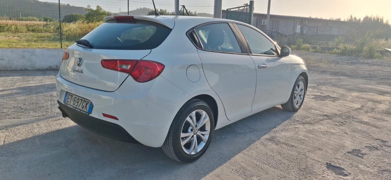 Alfa Romeo Giulietta 1.6 JTDm-2 105 CV Exclusive