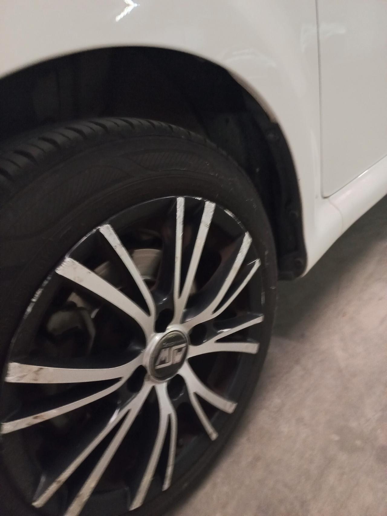 Toyota Aygo 1.0 12V VVT-i 5 porte Deep Ocean Connect