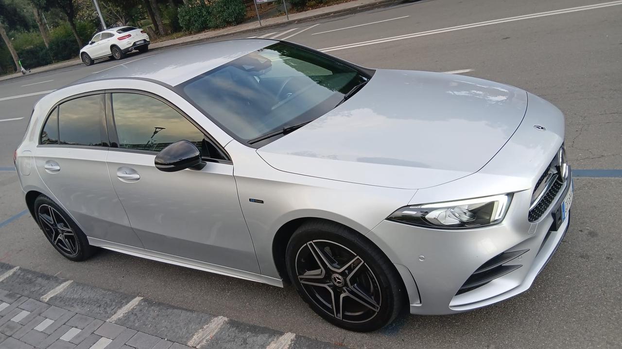 Mercedes-benz A 250 e hybrid EQ Premium