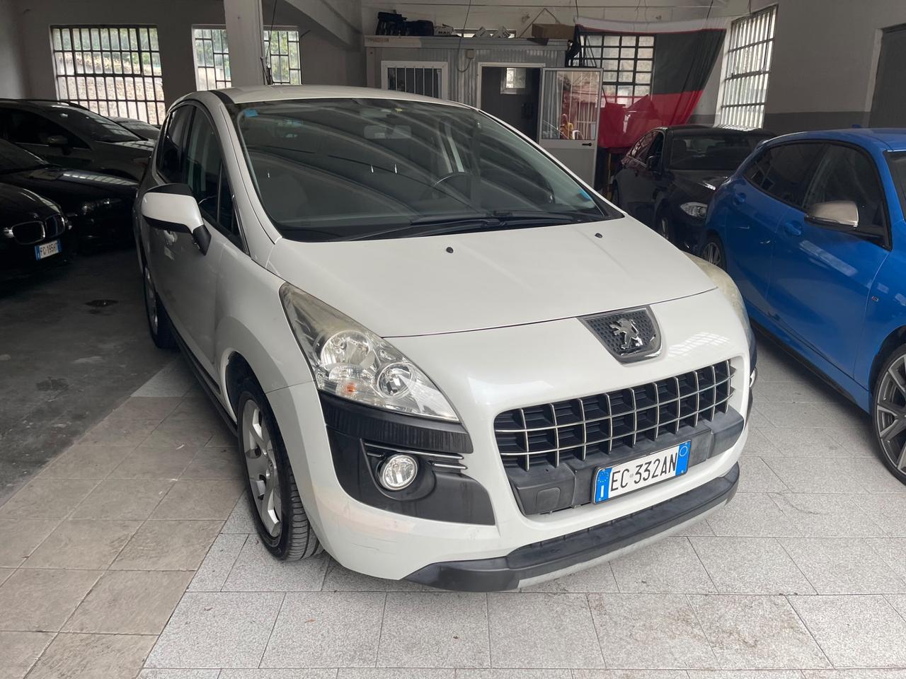 Peugeot 3008 1.6 HDi 110CV cambio robotizzato Premium
