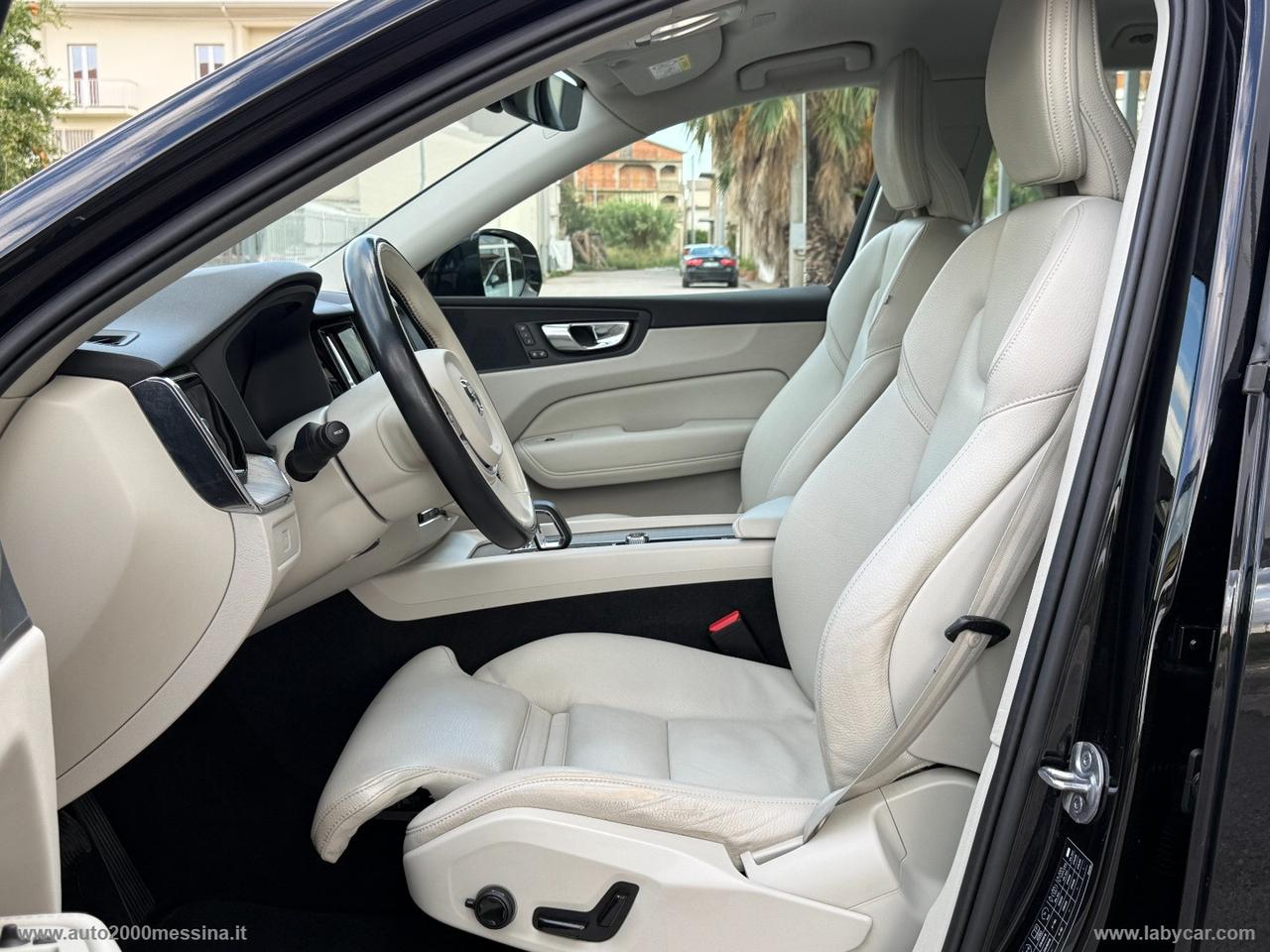 VOLVO XC60 B4 N1 AUTOCARRO 5 POSTI