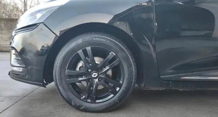 Renault Clio TCe 12V 75 CV 5 porte Moschino Zen