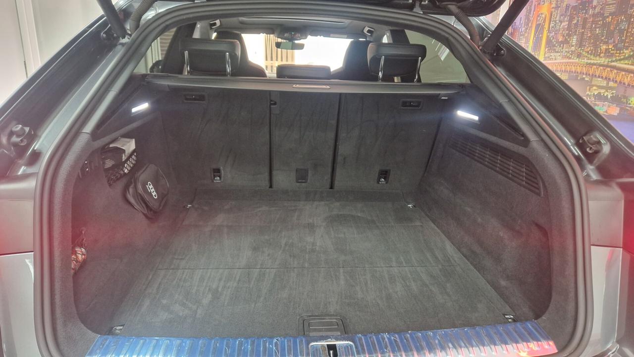 Audi Q8 50 TDI 286 CV quattro s line tetto apribile