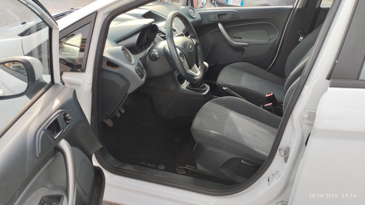 Ford Fiesta 1.4 TDCi 70CV 5 porte Titanium