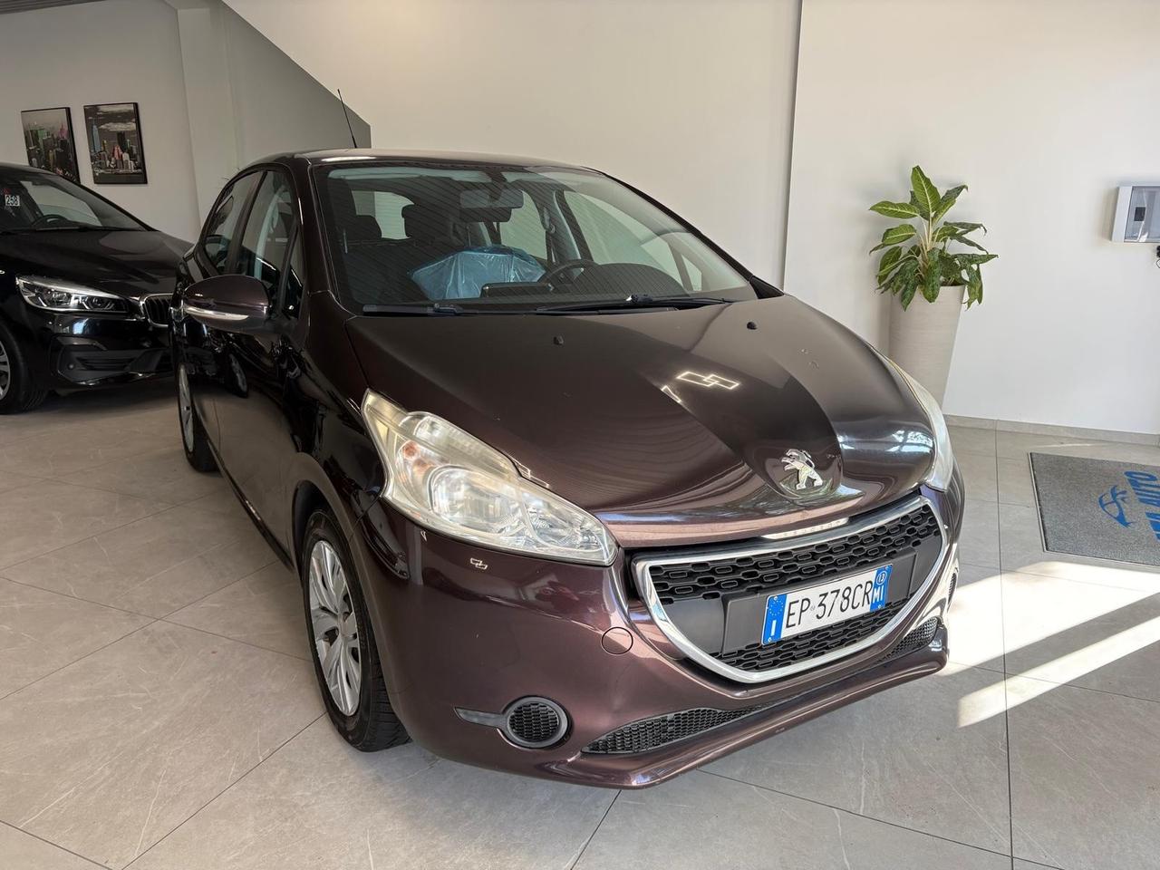 Peugeot 208 1.4 HDi 68 CV 5 porte Allure