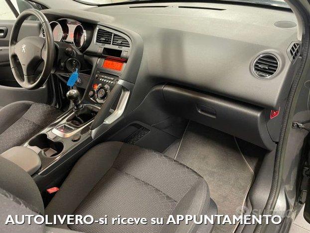 PEUGEOT 3008 1.6 HDi 115CV Active