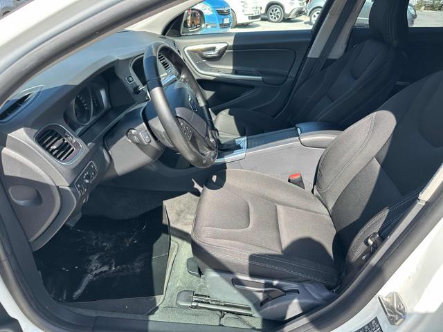 VOLVO V60 D2 Geartronic R-design