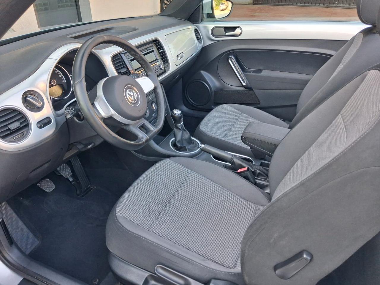 Volkswagen Maggiolino Cabrio 1.6 tdi CABRIO Design 105cv