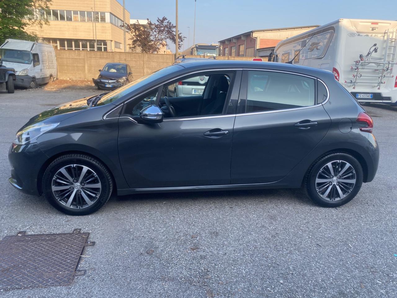 Peugeot 208 PureTech 82 5 porte Allure