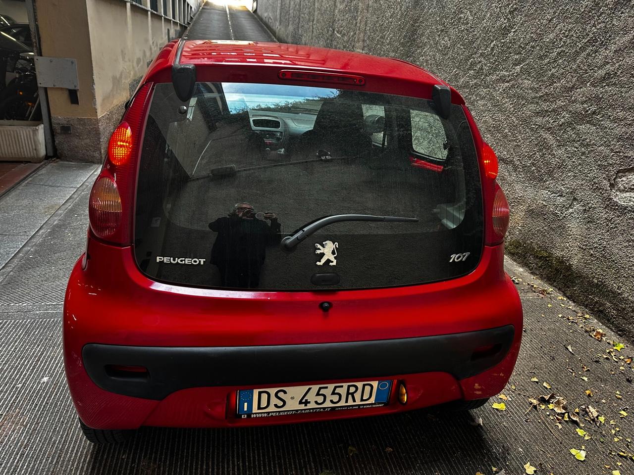 Peugeot 107 1.0 68CV 5p. Sweet Years 2Tronic