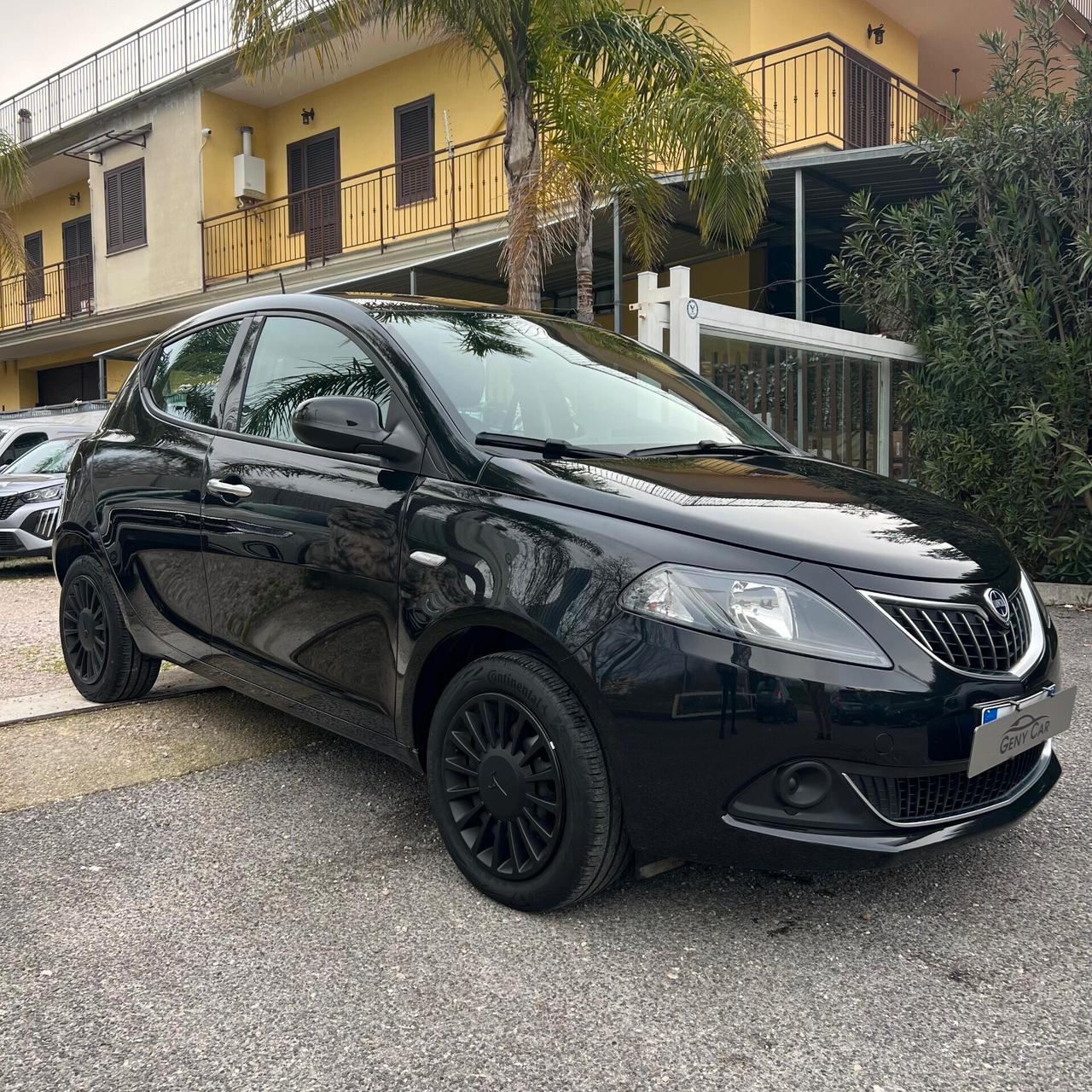 Lancia Ypsilon 1.2 69 CV 5 porte GPL Silver