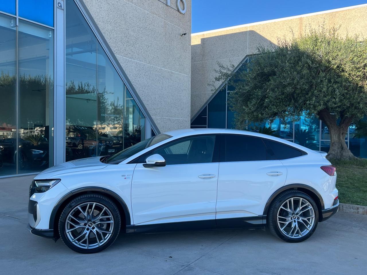 Audi Q4 e-tron Spb 50 Sline possibilità noleggio no scoring