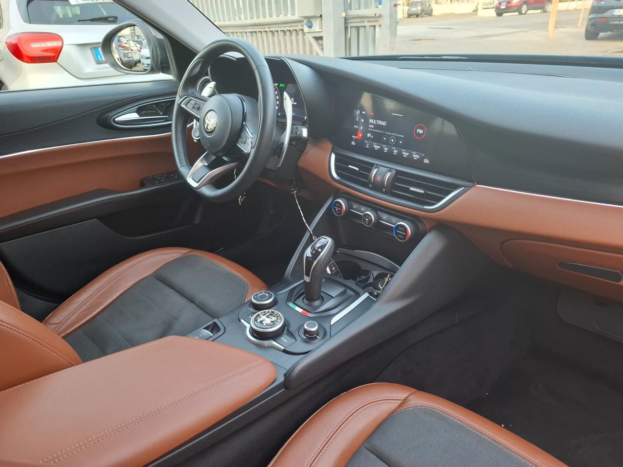 Alfa Romeo Giulia 2.2 allestimento " COMPETIZIONE "