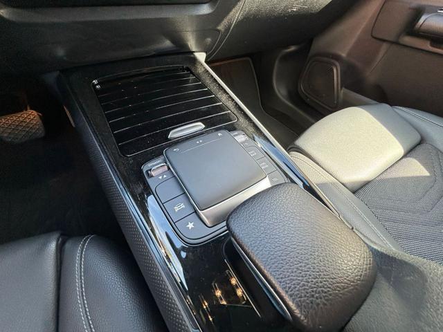 MERCEDES-BENZ GLB 200 d Automatic Sport