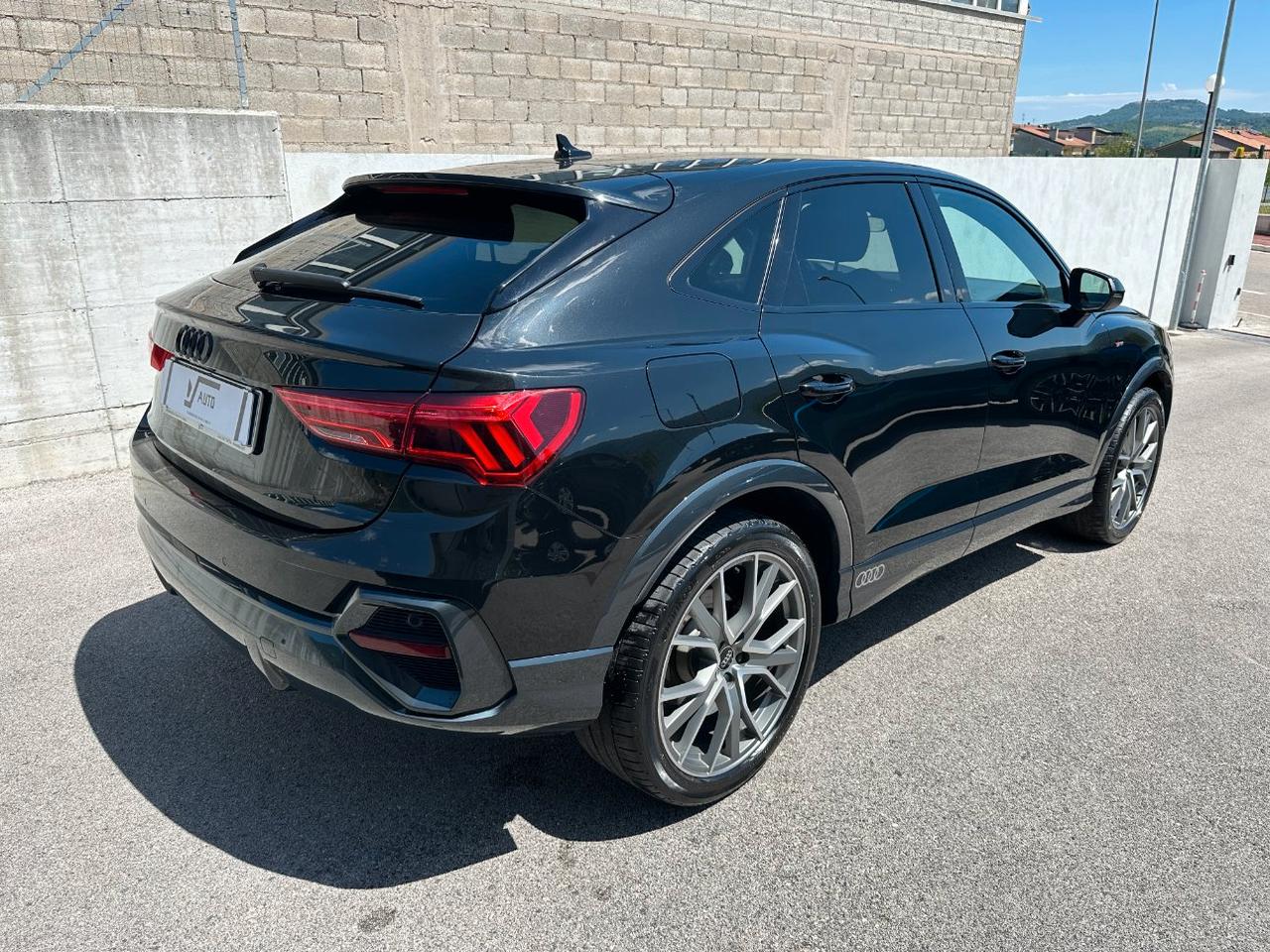 Audi Q3 Sportback 35 2.0 tdi S line edition s-tronic