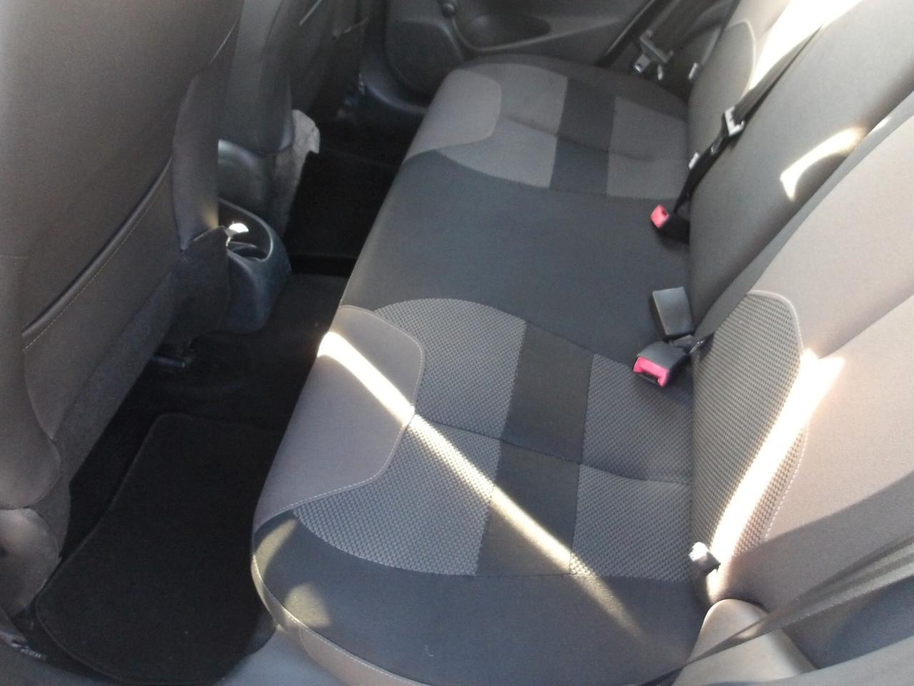 CITROEN C3 1.2 BENZ-2015-GARANZIA FULL