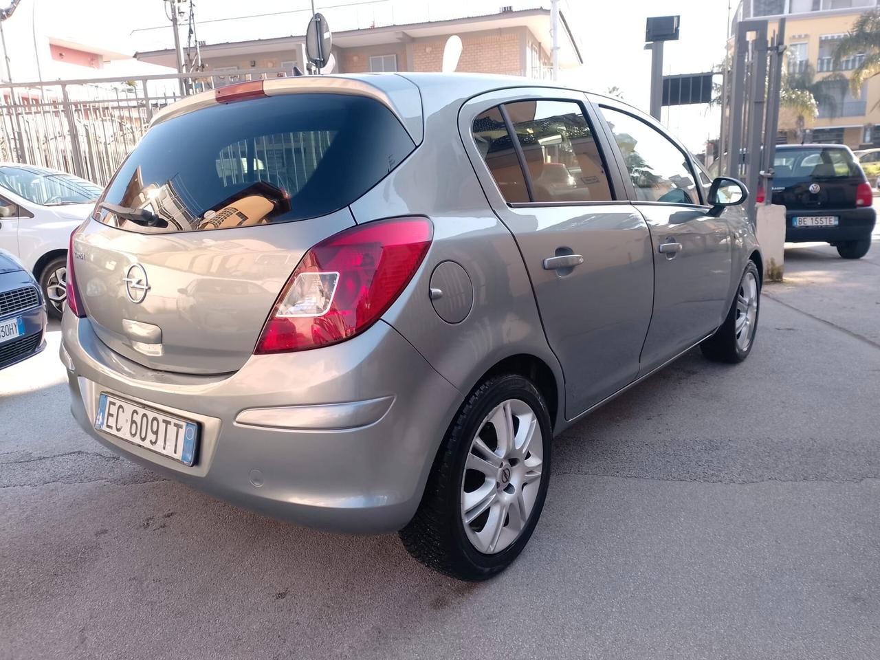 Opel Corsa 1,2 Benzina 5Porte Cosmo