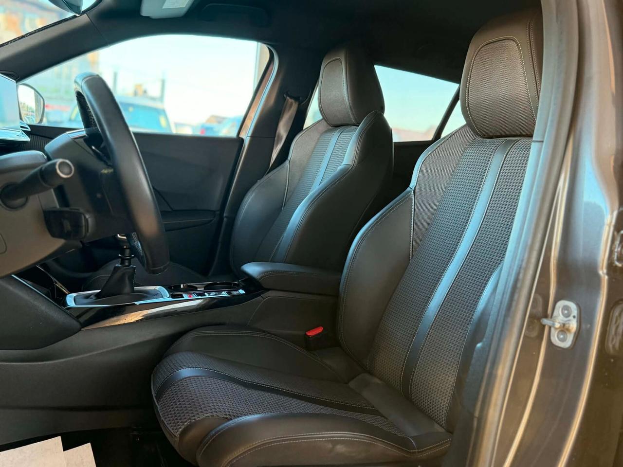 Peugeot 2008 PureTech 130 S&S EAT8 GT Line