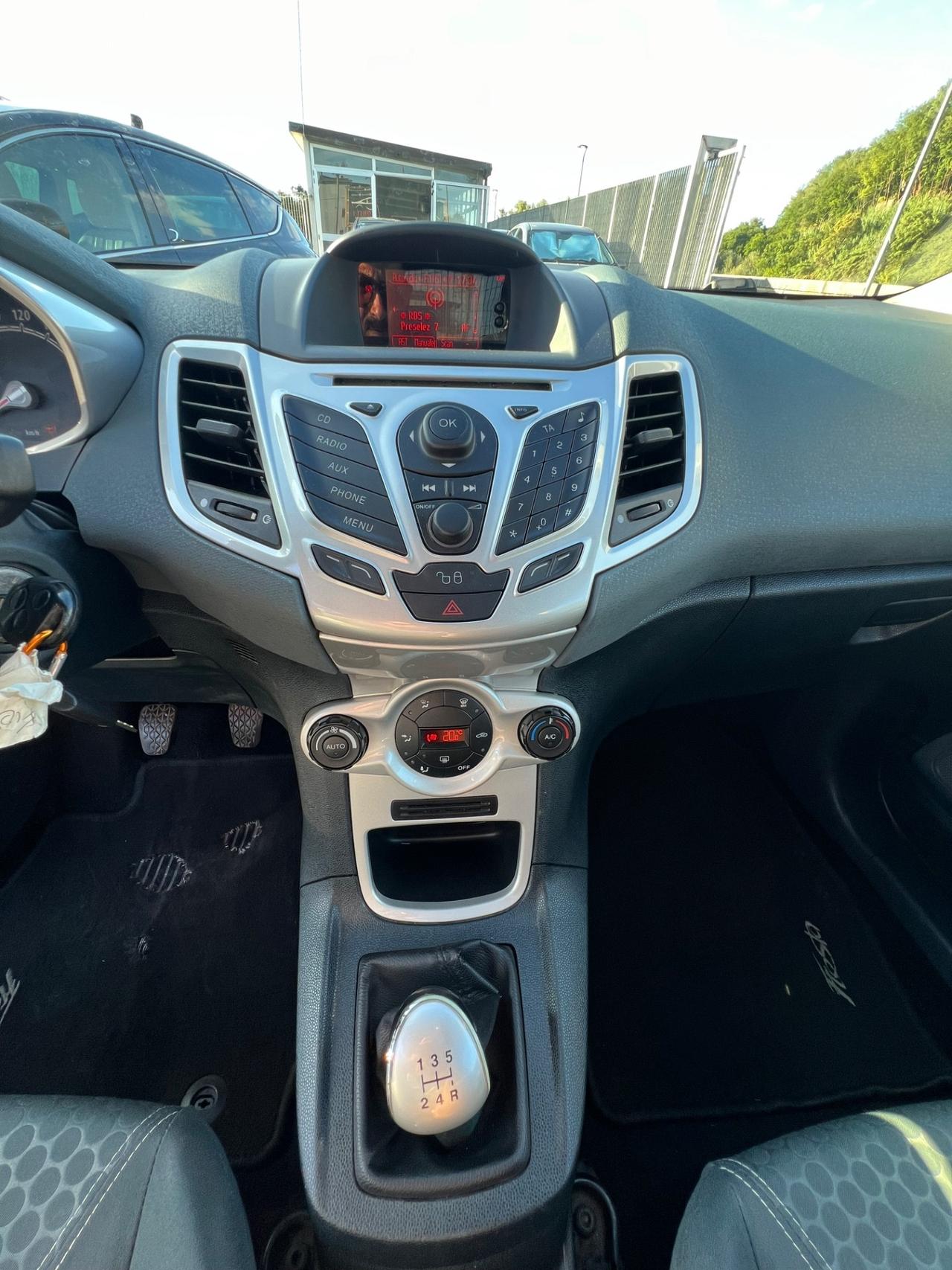Ford Fiesta 1.4 3 porte Bz.- GPL Titanium