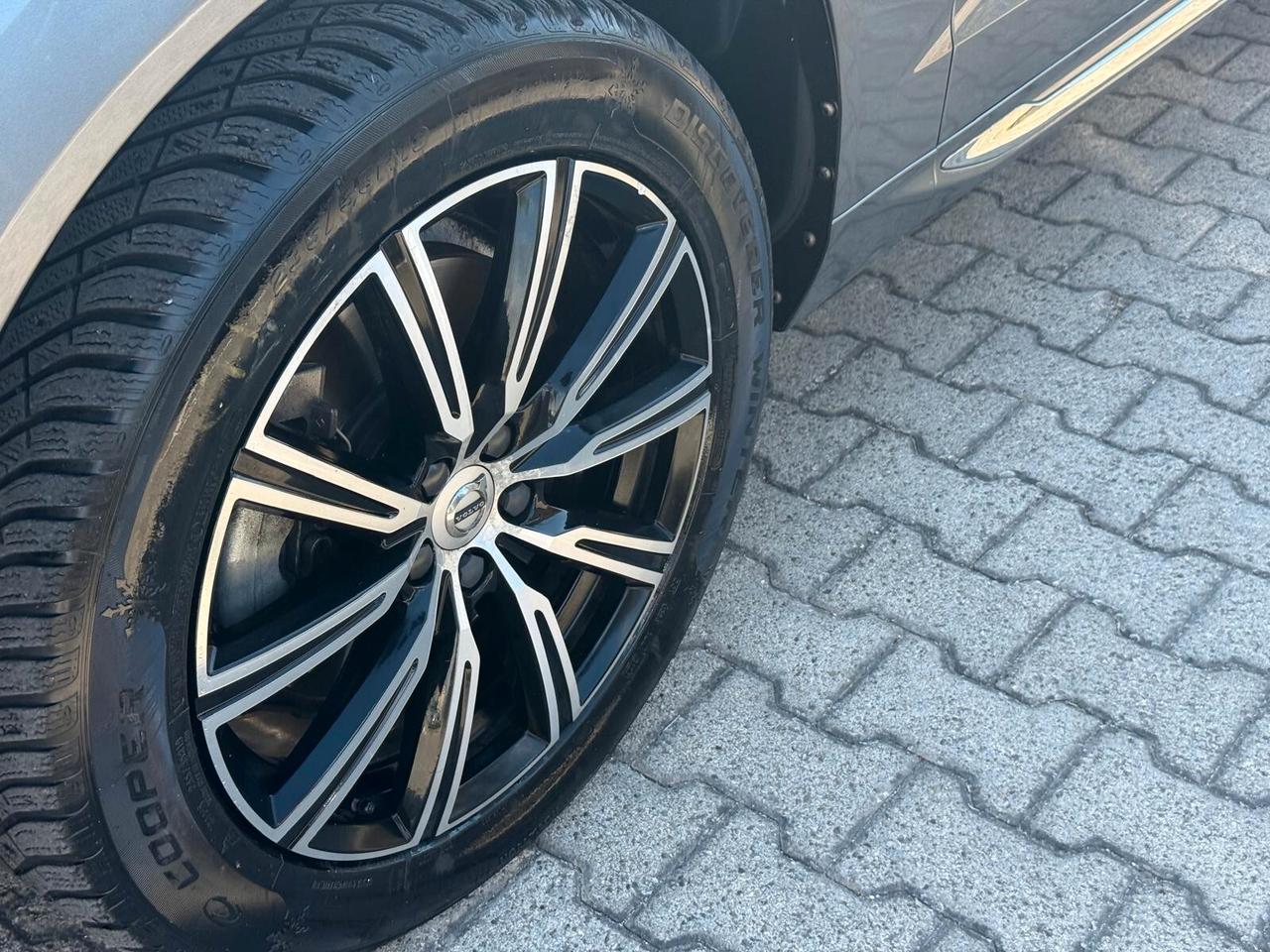 Volvo XC60 B4 (d) AWD Diesel Hybrid Geartronic Inscription