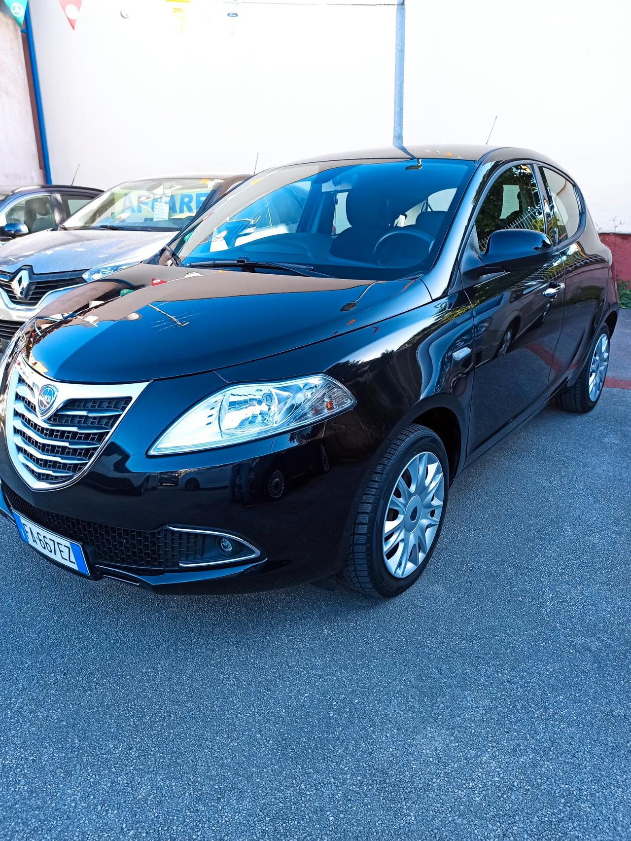 Lancia Ypsilon 1.2 69 CV 5 porte Gold Impeccabile!!!!!