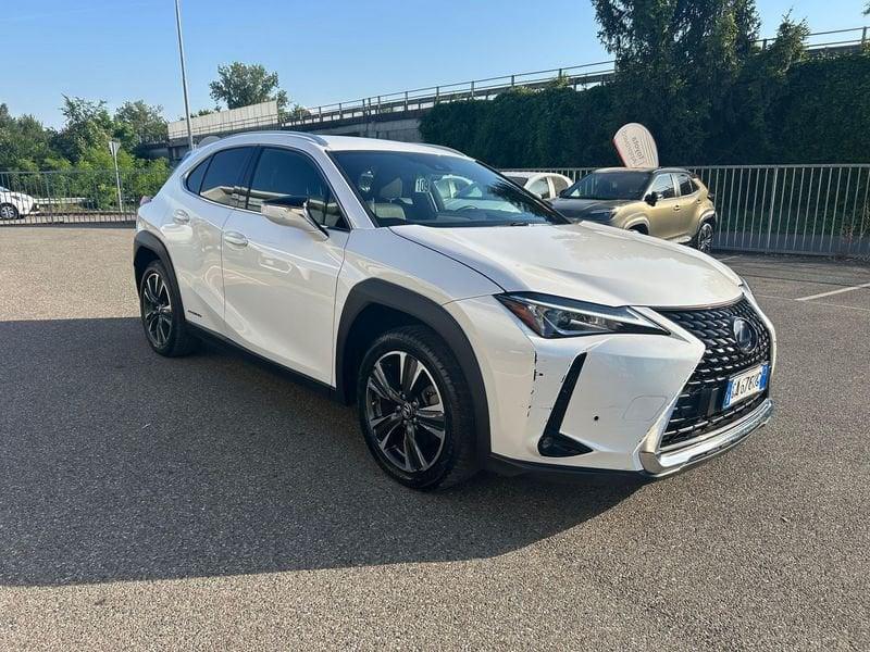 Lexus UX Hybrid Premium 4WD