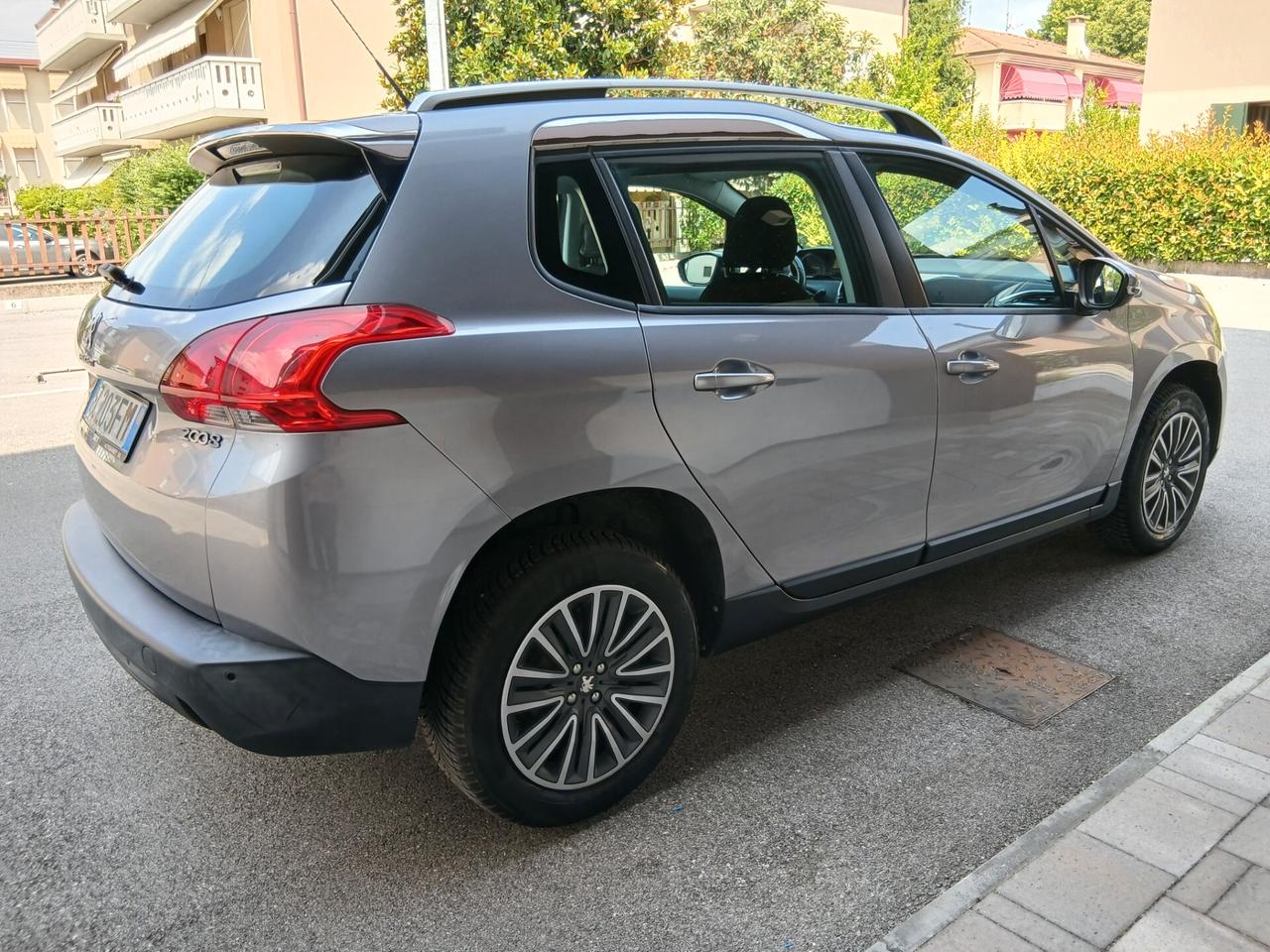Peugeot 2008 BlueHDi 75 Active Ok per neo patentati TUA a € 158 mese