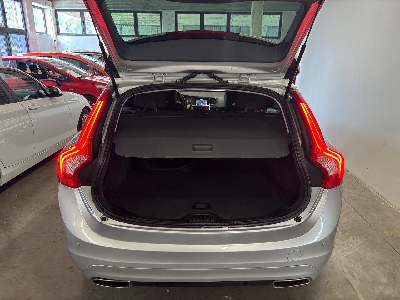 Volvo V60 D2 Geartronic R-design