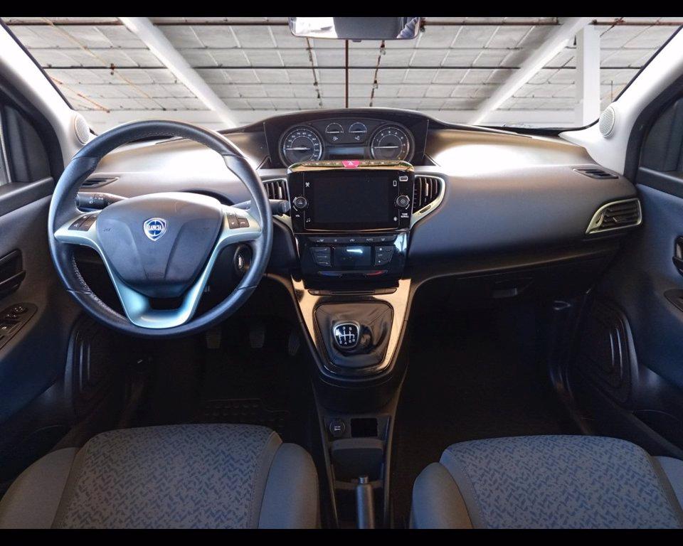LANCIA Ypsilon 1.0 firefly hybrid Gold s&s 70cv 5p.ti del 2024