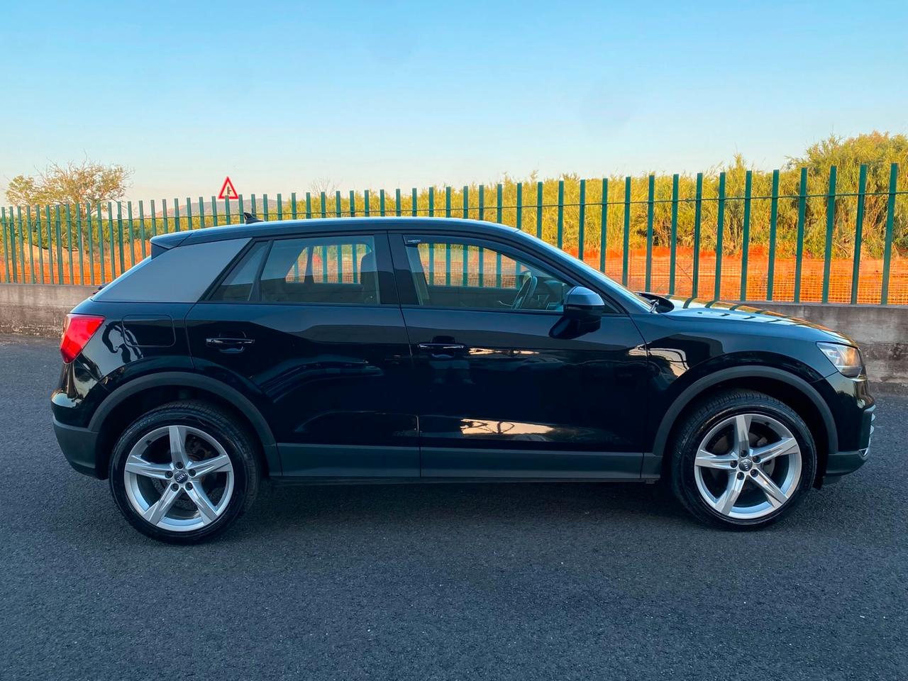 Audi Q2 30 TDI S tronic Business Design