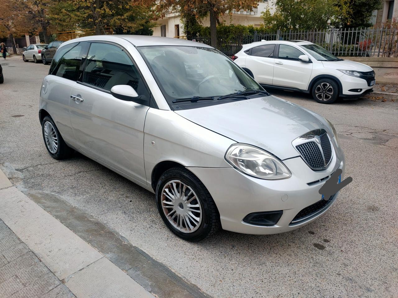 Lancia Ypsilon 1.3 MJT 75 CV Argento