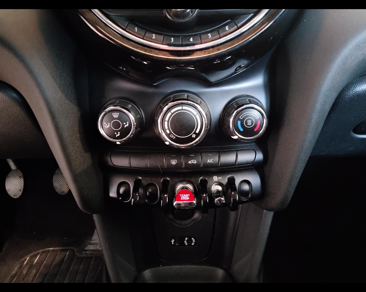 MINI Mini IV F55-F56 2014 - Mini 1.2 One 75cv 3p