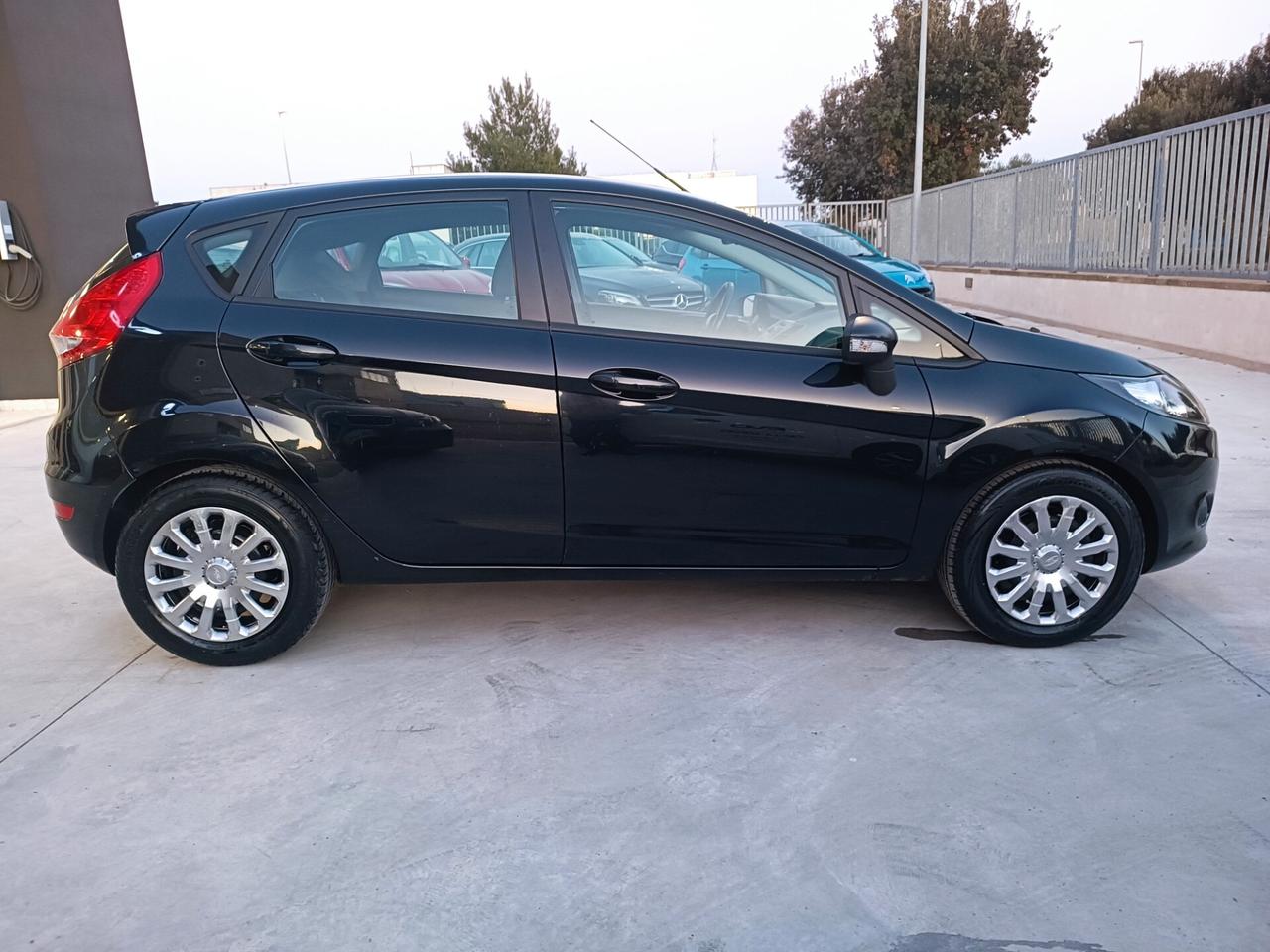 Ford Fiesta 1.4 TDCi idonea neopatentati