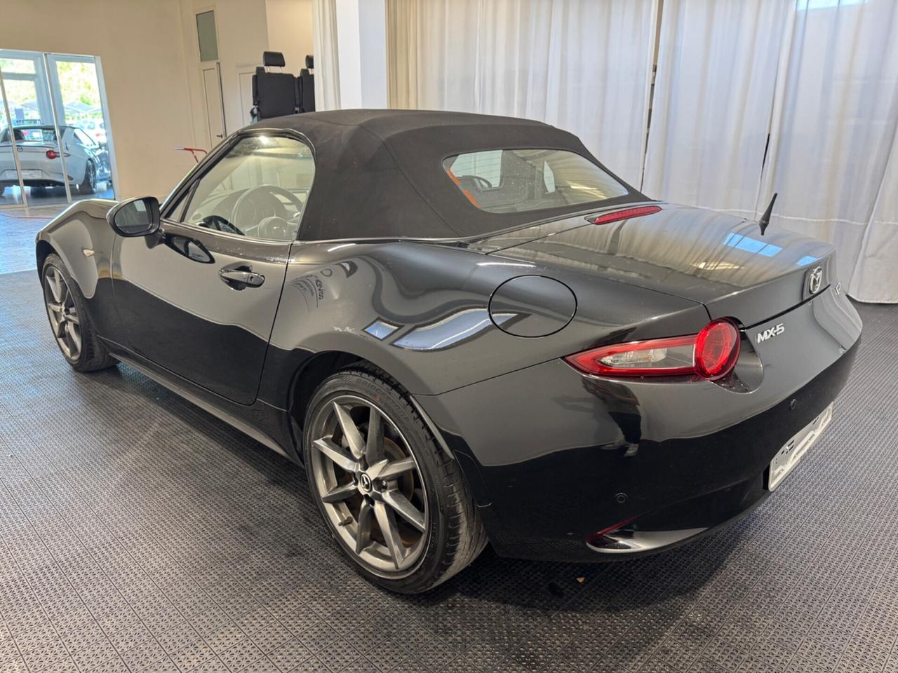 Mazda MX-5 2.0L Skyactiv-G Sport