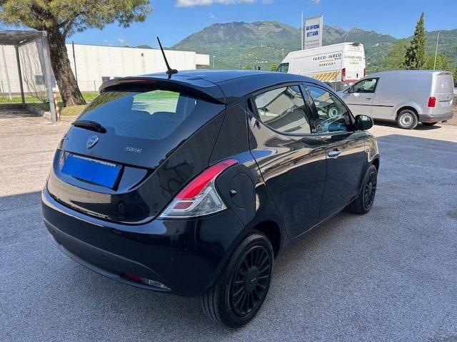 LANCIA Ypsilon 1.0 FireFly 5 porte S&S Hybrid Silver