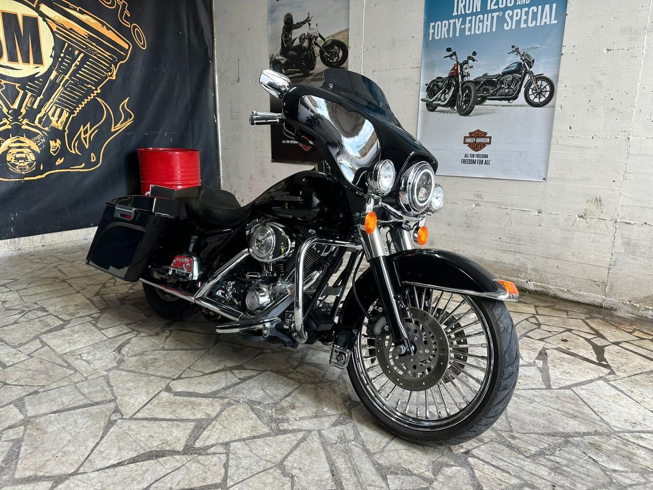 Harley-davidson FLHTC Electra Glide Classic