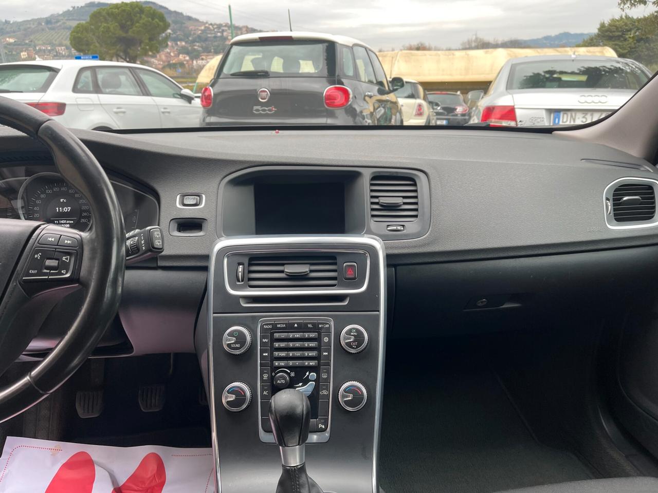 Volvo V60 D2 R-design Momentum NEO PATENTATI