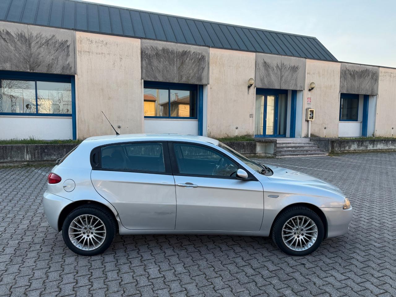 Alfa147 1.9 JTD 5 porte Ok Neopatentati