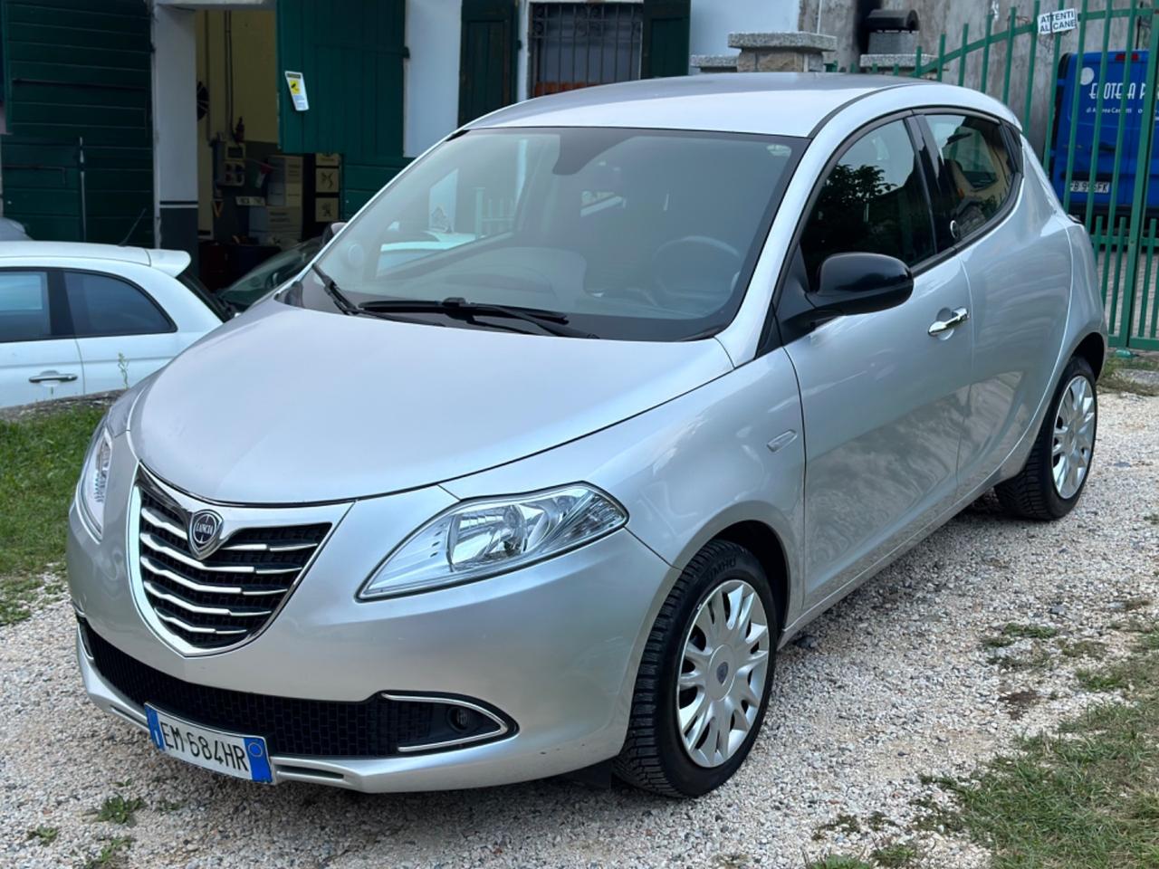 Lancia YPSILON 1.2 69 CV 5P GPL ECOCHIC KMCERT NEOPAT